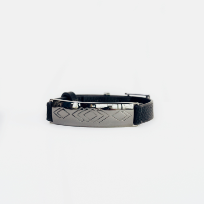 Review: The Flare Smart Bracelet Is a Safety Accessory You'll
